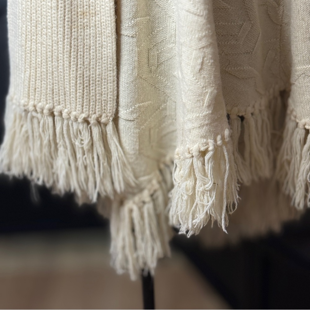 Vintage 1960s 1970s Wintuk Knit Sweater Poncho Cape w Scarf Collar Cream OSFM? - Picture 8 of 17